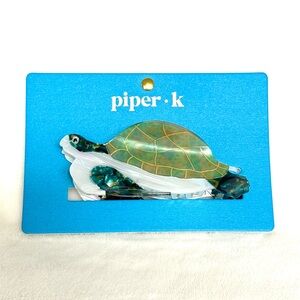 Viral Piper K Green Sea Turtle Hair Claw Clip